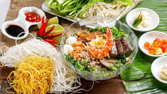 Hủ Tiếu Nam Vang & Bánh Mì Bò Kho - Hùng Ký Quán