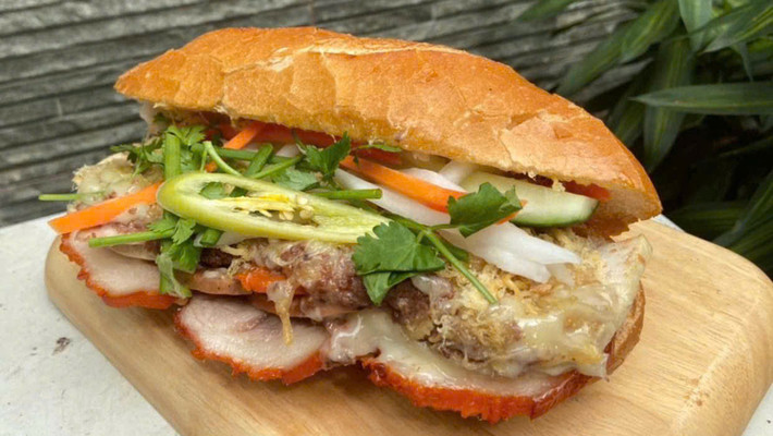 Tiệm Bánh Mì Ơ! Sài Gòn - 36 Nguyễn Khuyến