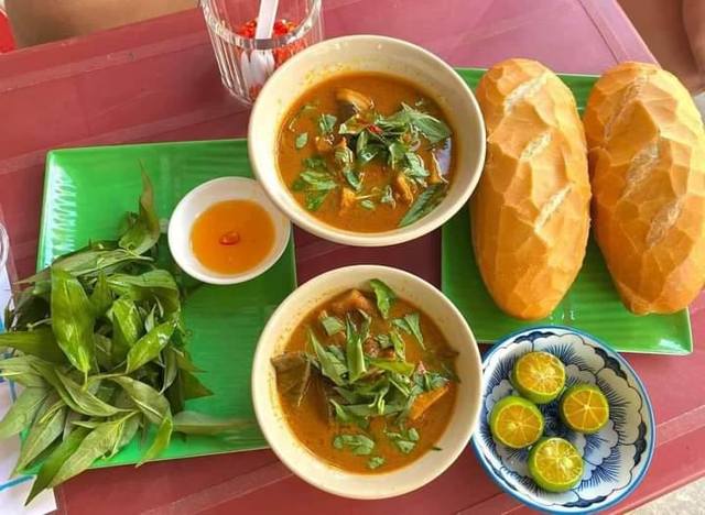 Ăn Vặt Cô Quyên - Bạch Đằng