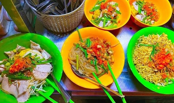 Hủ Tiếu Thảo Nhi - Lê Thị Hồng Gấm