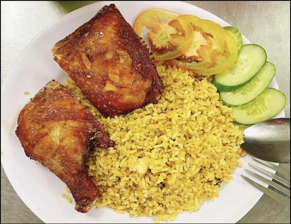 Cơm Gà Xối Mỡ Atisu - Đường Số 5