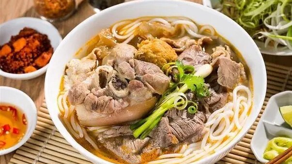 Bún Bò Huế O Na - Vũ Miên