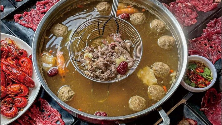 VƯƠNG HUN - PHỞ BÒ & LẨU ĐUÔI BÒ