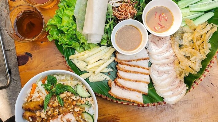 Bánh Tráng Cuốn Thịt Heo & Bún Mắm ĐÀ NẴNG - 141 Ngô Gia Tự