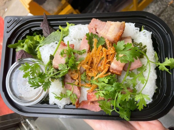 Heo Quay Lu - 127 Lê Lai