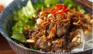 Huệ Vũ - Bún, Miến & Bánh Đa Trộn - Đường Láng