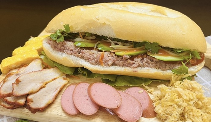 Bánh Mì Minh Đức - 47 Điện Biên