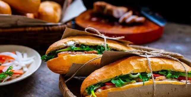 Bánh Mì Sài Gòn Chuẩn Vị - 190 Lê Thái Tông