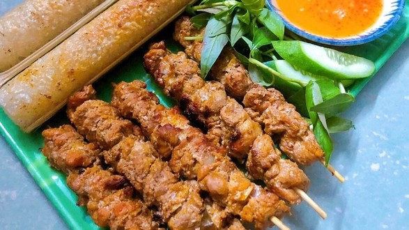 Sung Food - Nem Chua Rán, Thịt Xiên Nướng & Bánh Gà - Phùng Chí Kiên