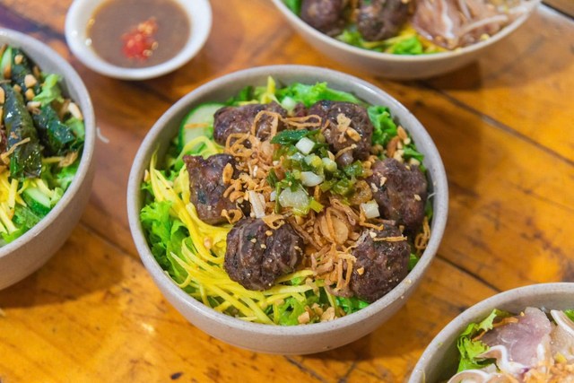 Bún Bò Nướng Mắm Nêm Cần Giờ - Mẹt Bò Cuốn & Lẩu Bò Nhúng Mắm Ruốc