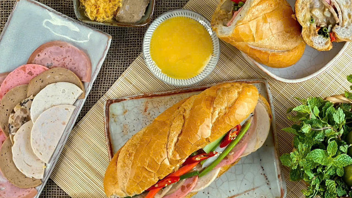 Bánh Mì Sài Gòn Nhà Chòn