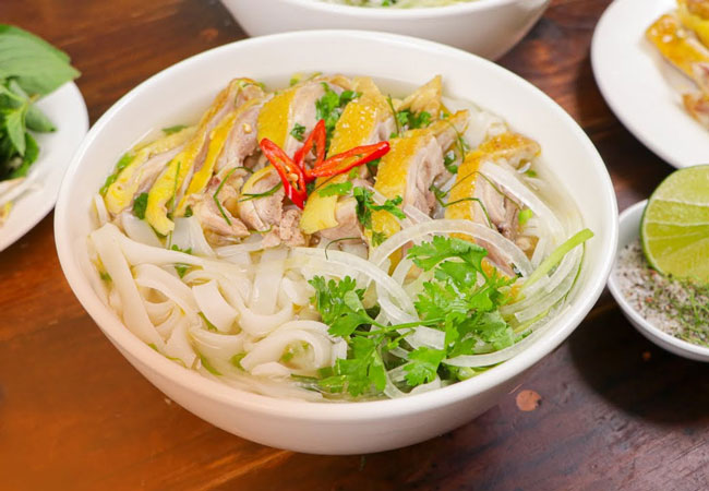 Phở Gà, Bún Chả & Đồ Ăn Vặt Lan Hương