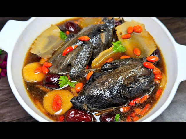 Gà Ác Tiềm Thuốc Bắc - Cậu Út - 417 Nguyễn Kiệm