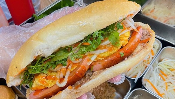 Bánh Mì Gốc Lim - Bánh Mì Pate, Trà Tắc & Ăn Vặt