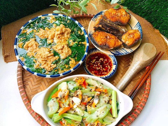 Cơm Trưa & Cơm Quê - Đường 85