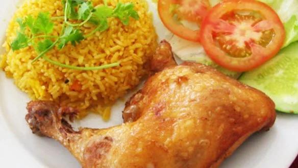 Cơm Gà Xối Mỡ Thạch Lam - Đường Số 5