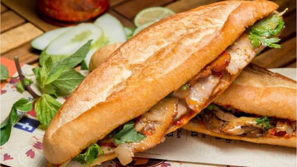 Bánh Mì CHỜ - Nguyễn Huệ