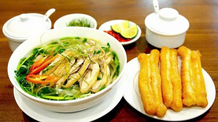 Phở Gà, Miến Trộn & Cơm Đảo Giòn - Phở Gà Ngân - 18 Nguyễn Cơ Thạch