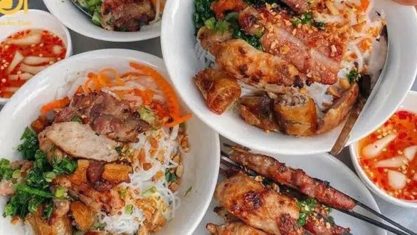 Quy Nhơn Quán - Bánh Cuốn, Bún & Bánh Hỏi Thịt Nướng