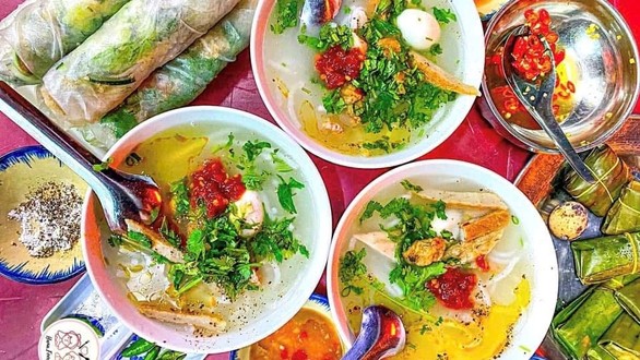 Bánh Canh & Bánh Cuốn Tài - 64 Nguyễn Du