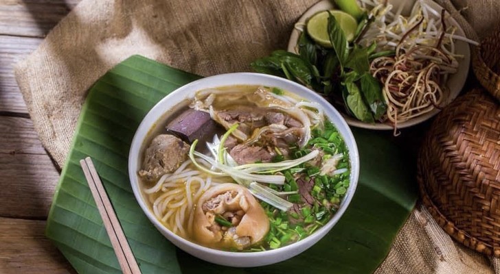 Bún Bò Huế - Nhung Cây Bàng