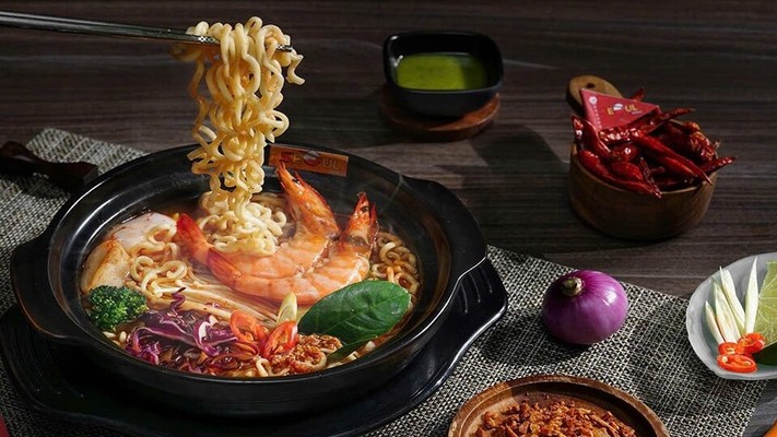 Ăn Vặt KiKi - Chân Gà Mì Cay - Kim Mã