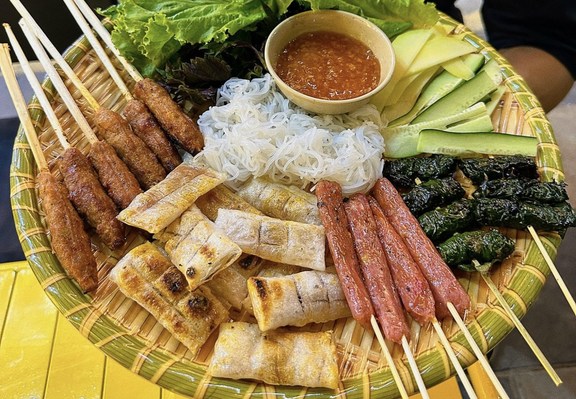Sì Gòong Tré - 154 Lê Lợi