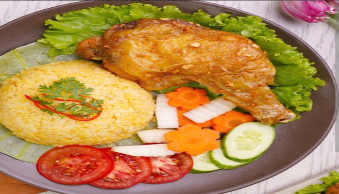 Cơm Gà Xối Mỡ, Hủ Tiếu & Bò Kho Bánh Mì - Thương Nguyễn Quán
