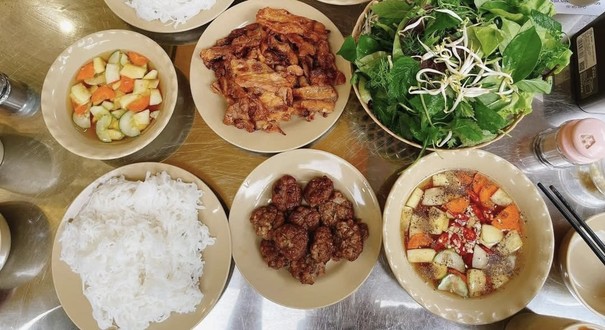 Bún Chả Quạt - Thuỷ Mít