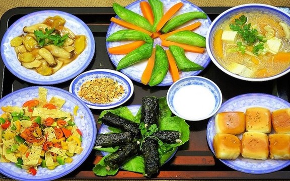 Cơm Chay Diệu Quyên - Nguyễn Văn Lạc