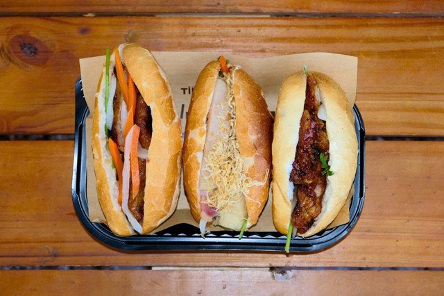 Tiệm Bánh Mì Ú Nu - 17 Trần Nhật Duật