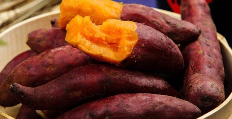 Chuối Sáp Nghệ, Đậu Phộng & Khoai Lang Luộc Trúc Phương