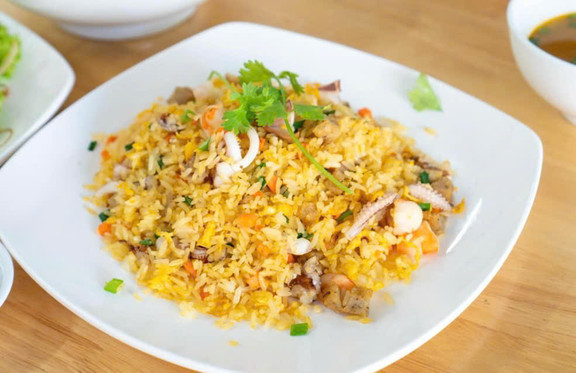 Mì Trộn Cay, Hoành Thánh & Cơm - Linh Linh