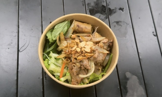 Bãnh Lào - Bánh Mì Thịt Nướng & Bún Thịt Nướng - Hưng Đạo Vương