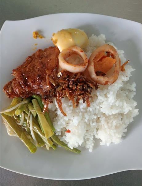 Cơm Sinh Viên - Cơm Sườn, Cơm Gà & Cơm Thập Cẩm - Ngô Mây