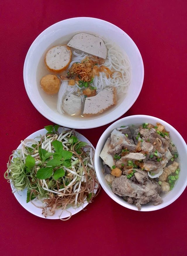 Nhà Hàng Hoa Lộc Vừng - Bình Lợi