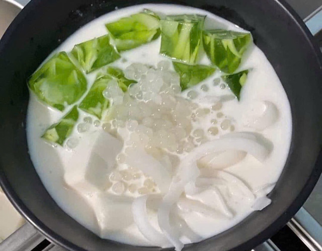 Tiệm Chè Vy Vy - Đặc Sản Chè Dừa Dầm