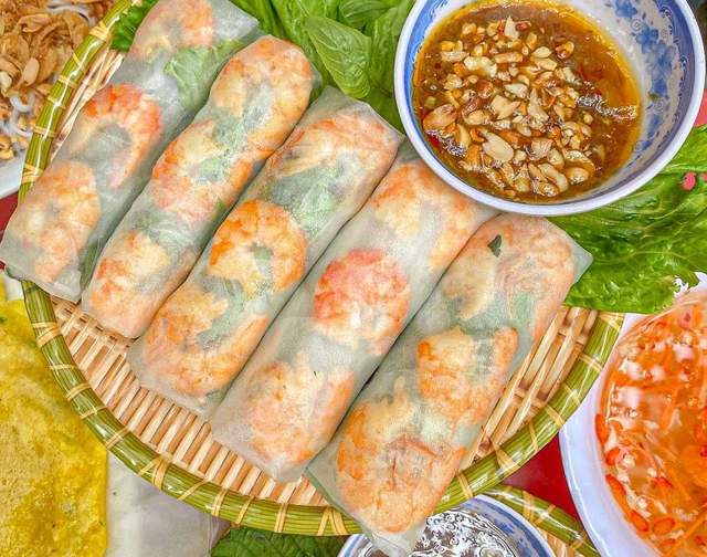 Gỏi Cuốn Cô Hương - Gỏi Đu Đủ & Bún Mắm Nêm Tôm Thịt