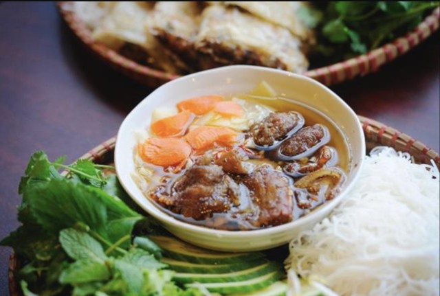 Bún Chả Hà Nội Ngon Quán - Cách Mạng Tháng 8