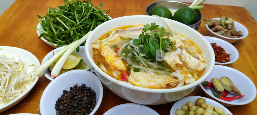 Bánh Canh Cá Lóc - Nguyễn Văn Cừ
