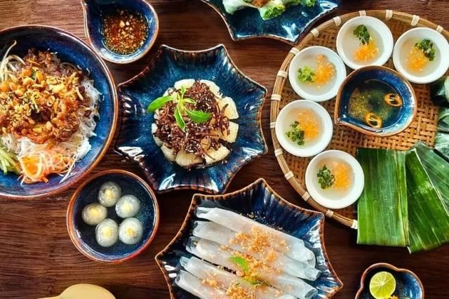 VIET CUISINE - MÓN NGON MIỀN TRUNG