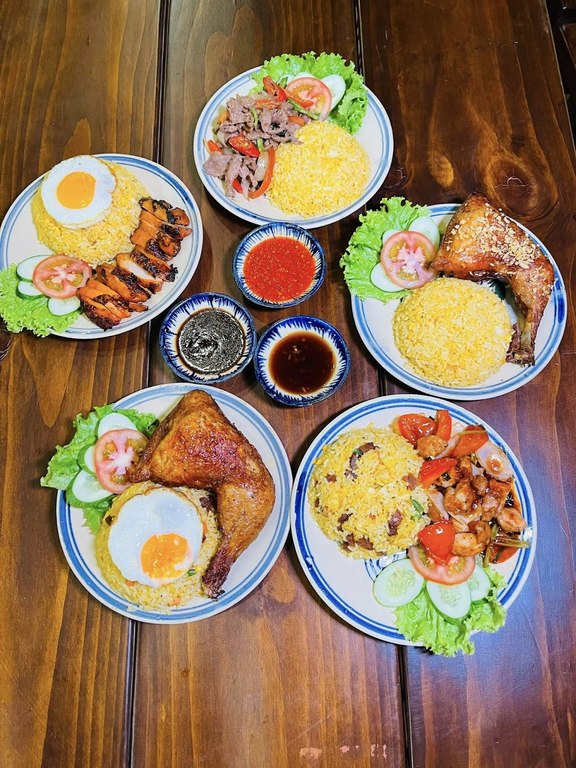 CƠM GÀ QUAY HONGKONG CHÚ FAT - Thạnh Xuân 14