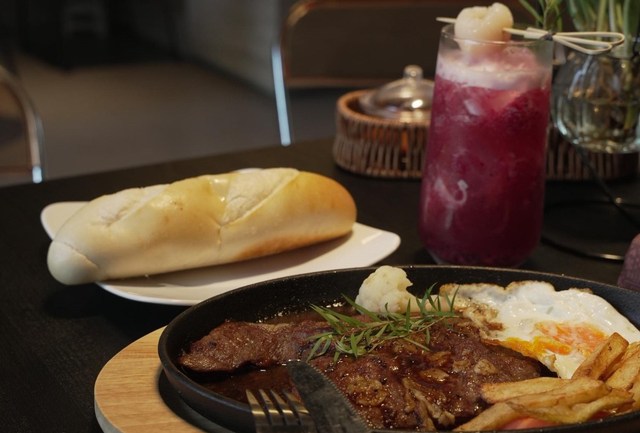 Nâu Phê - Coffee, Tea & Breakfast