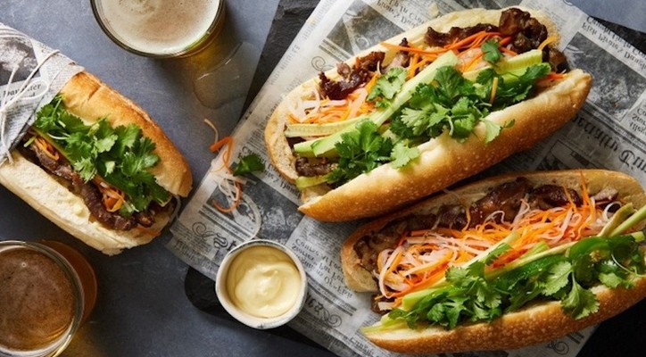 Ín Măm - Bánh Mì Xíu Mại & Bánh Hỏi Heo Quay