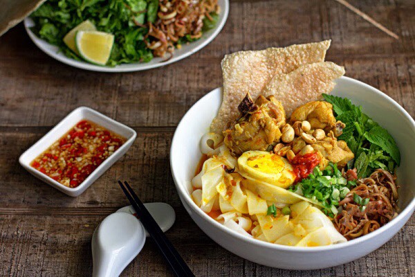 Mỳ Xứ Quảng Bà Tâm - Phạm Ngọc Thạch