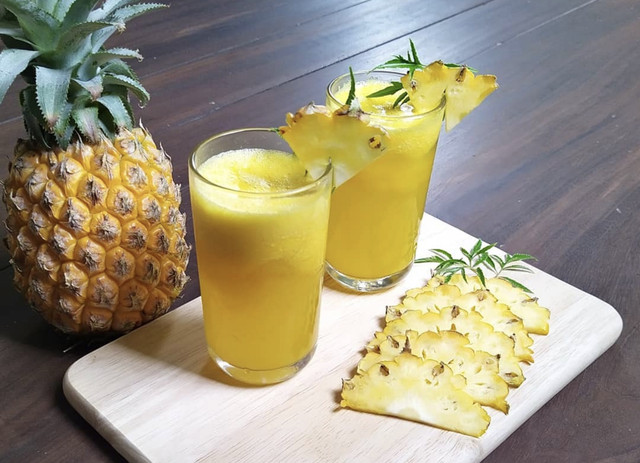 The Moon - Rau Má & Nước Ép