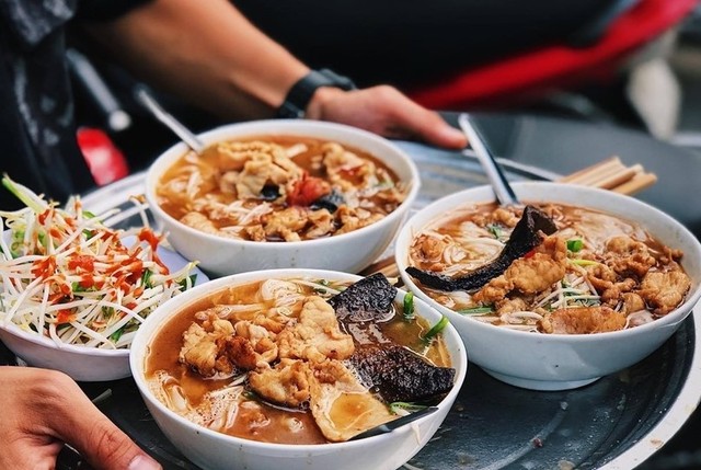 Phở Gan Cháy Ba Cô - 54 Nguyễn Hữu Nghiêm