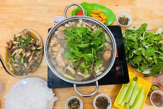 Quán Lẩu Gà Lá É Quê Hương - Trương Định