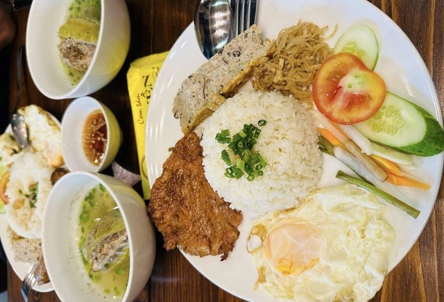 Cơm Tấm Quyền - Hoàng Văn Thụ