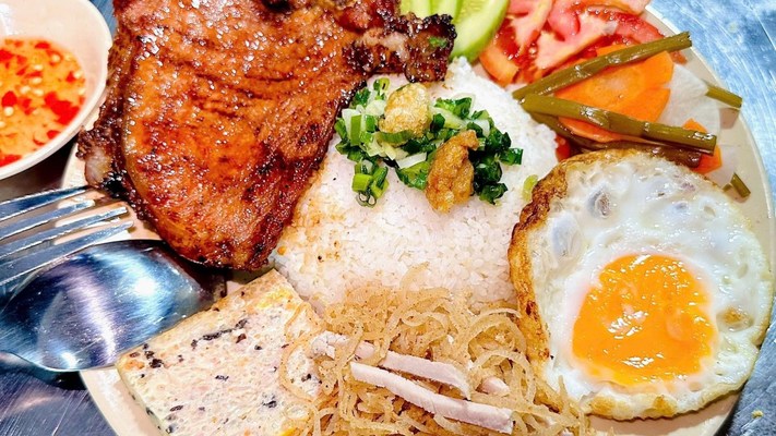 Quán Ngon Xưa - Cơm Tấm, Trà Sữa & Nước Ép